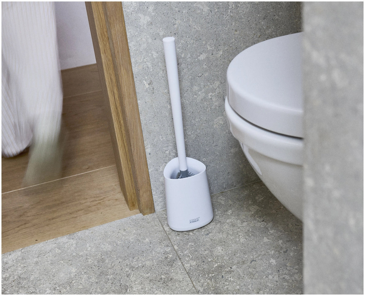 Flex 360 Lite WC Bürste weiss in Weiss präsentiert im Onlineshop von KAQTU Design AG. Toilettenbürste ist von Joseph Joseph