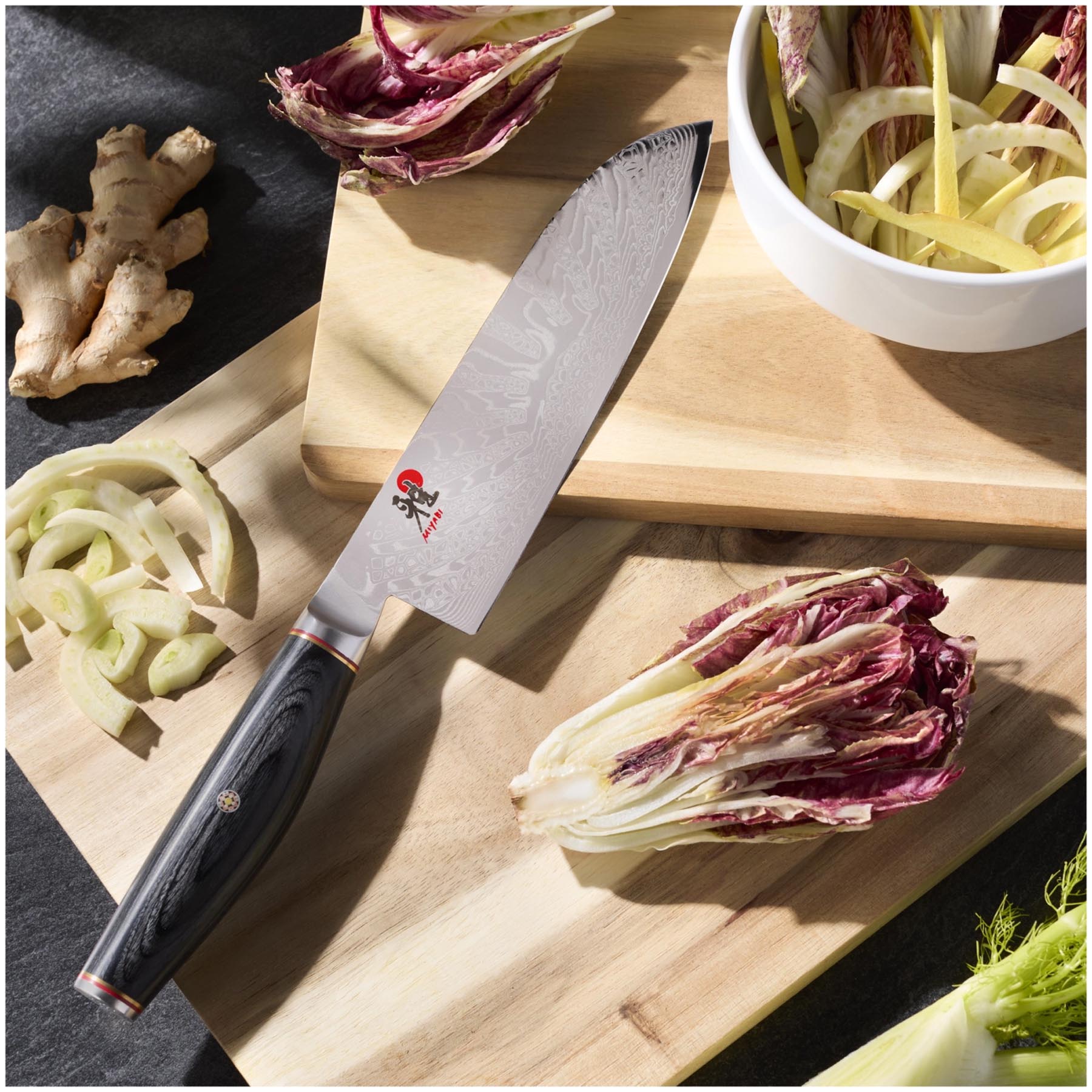 Hochwertiges Santoku Küchenmesser von Miyabi, 18 cm, mit stilvollem Design und ergonomischem Griff für müheloses Schneiden in der Küche.