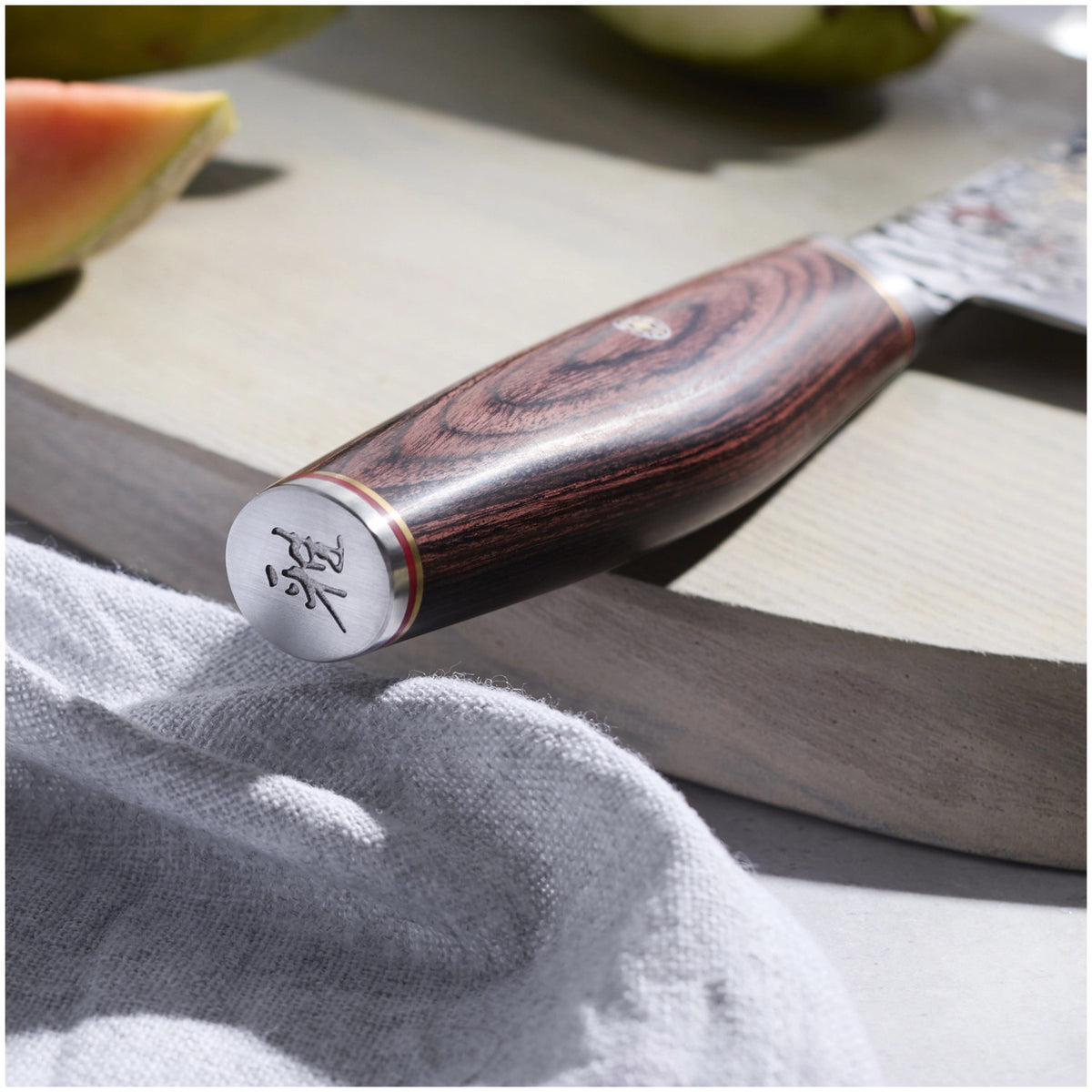 6000 MCT Bunka 17cm in Braun präsentiert im Onlineshop von KAQTU Design AG. Küchenmesser ist von Miyabi
