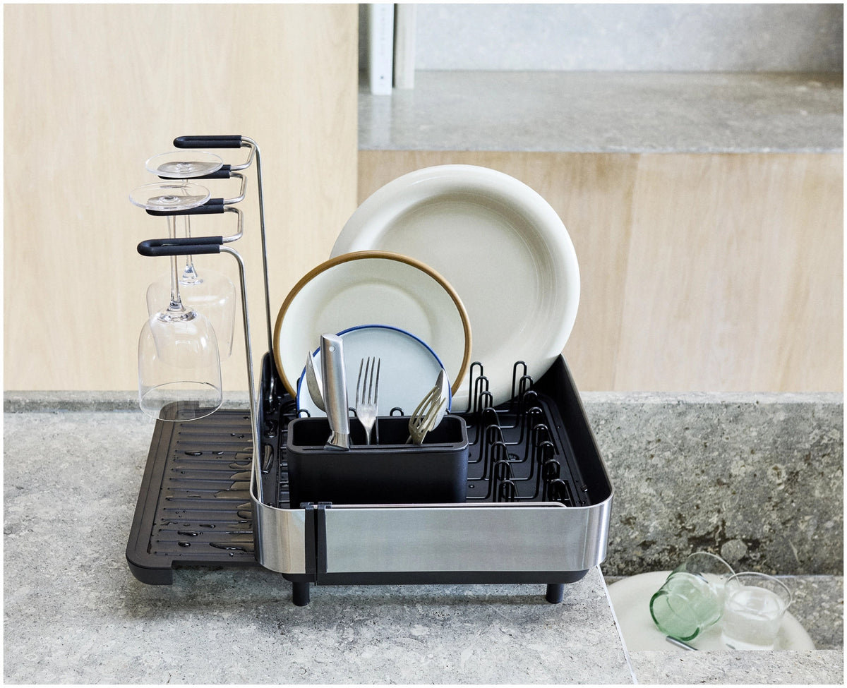 Extend Steel Plus Geschirrabtropfständer schwarz in Schwarz präsentiert im Onlineshop von KAQTU Design AG. Abtropfgestell ist von Joseph Joseph