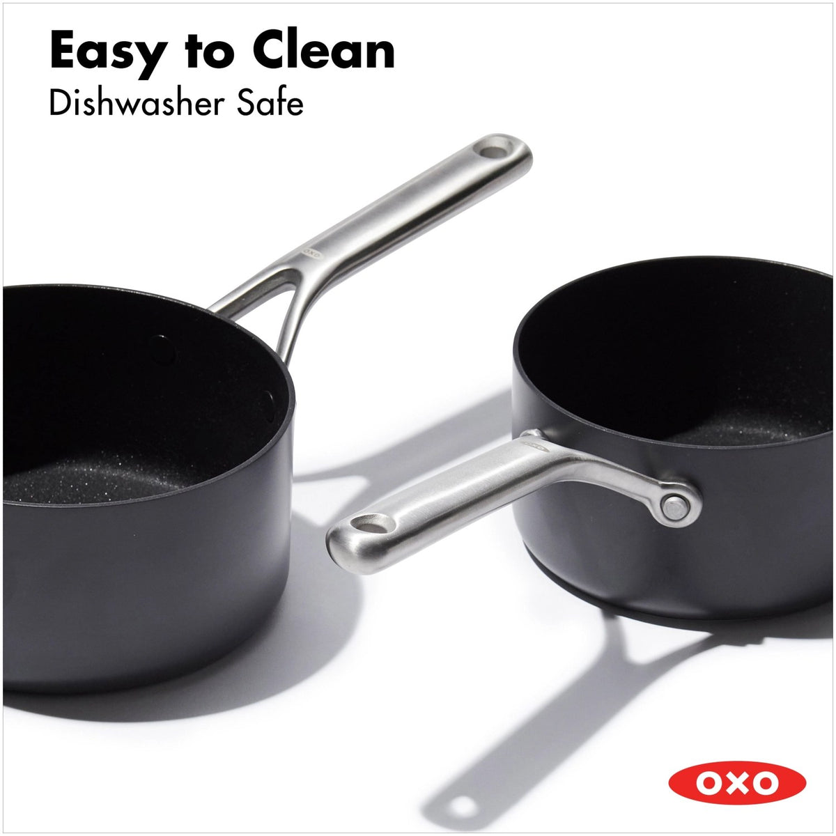 Schwarze OXO Stielkasserolle aus hart-anodisiertem Aluminium mit passendem Deckel, keramischer Antihaftbeschichtung und Induktionsboden.
