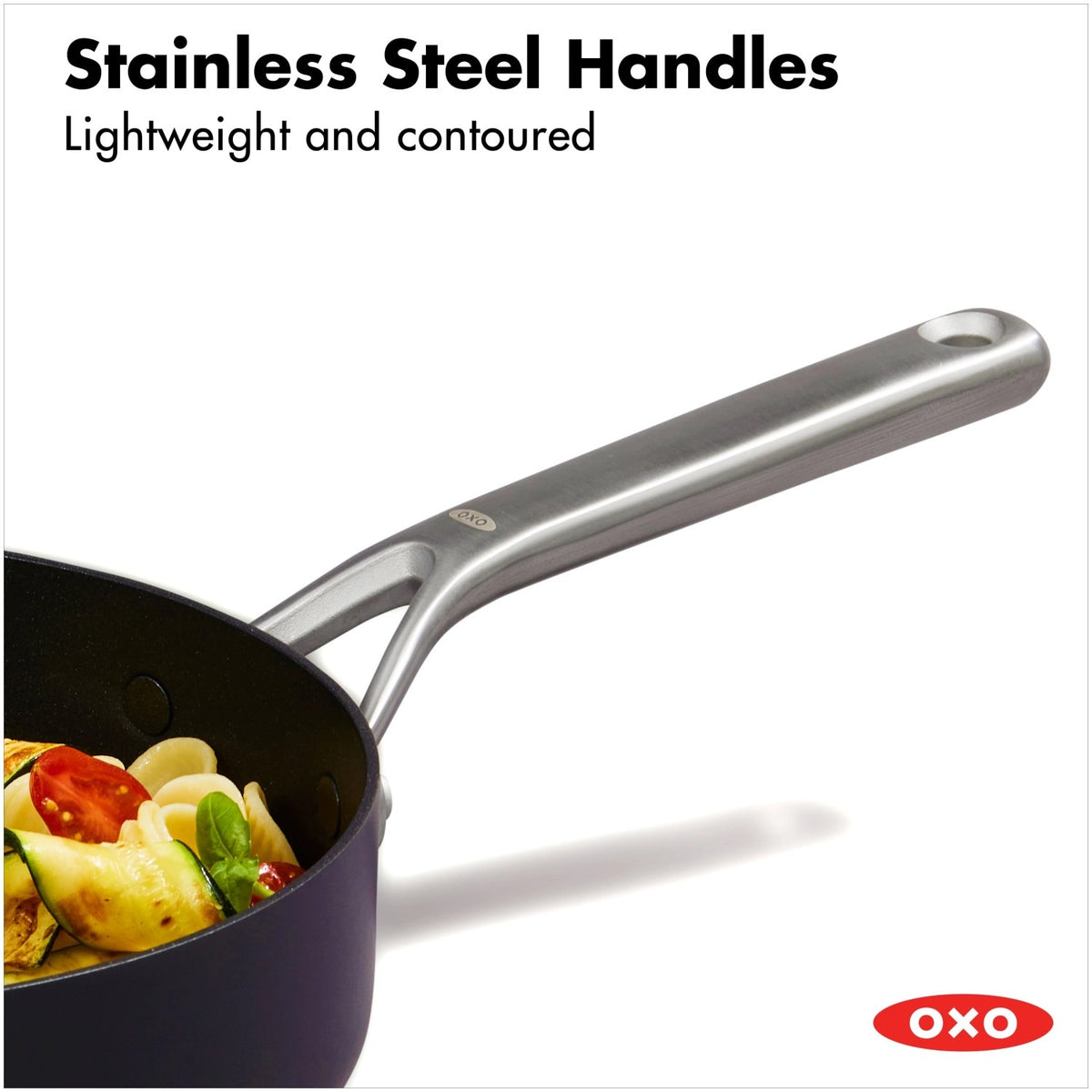 Schwarzes fünfteiliges OXO Kochgeschirrset aus hart-anodisiertem Aluminium mit Keramikbeschichtung, dazu Deckel aus gehärtetem Glas.