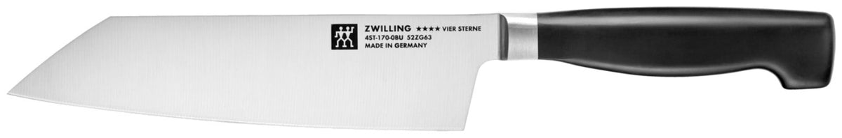 Zwilling Bunka Messer 17cm aus Chromstahl mit gerader Klinge, markanter Spitze und ergonomischem Griff auf neutralem Hintergrund.
