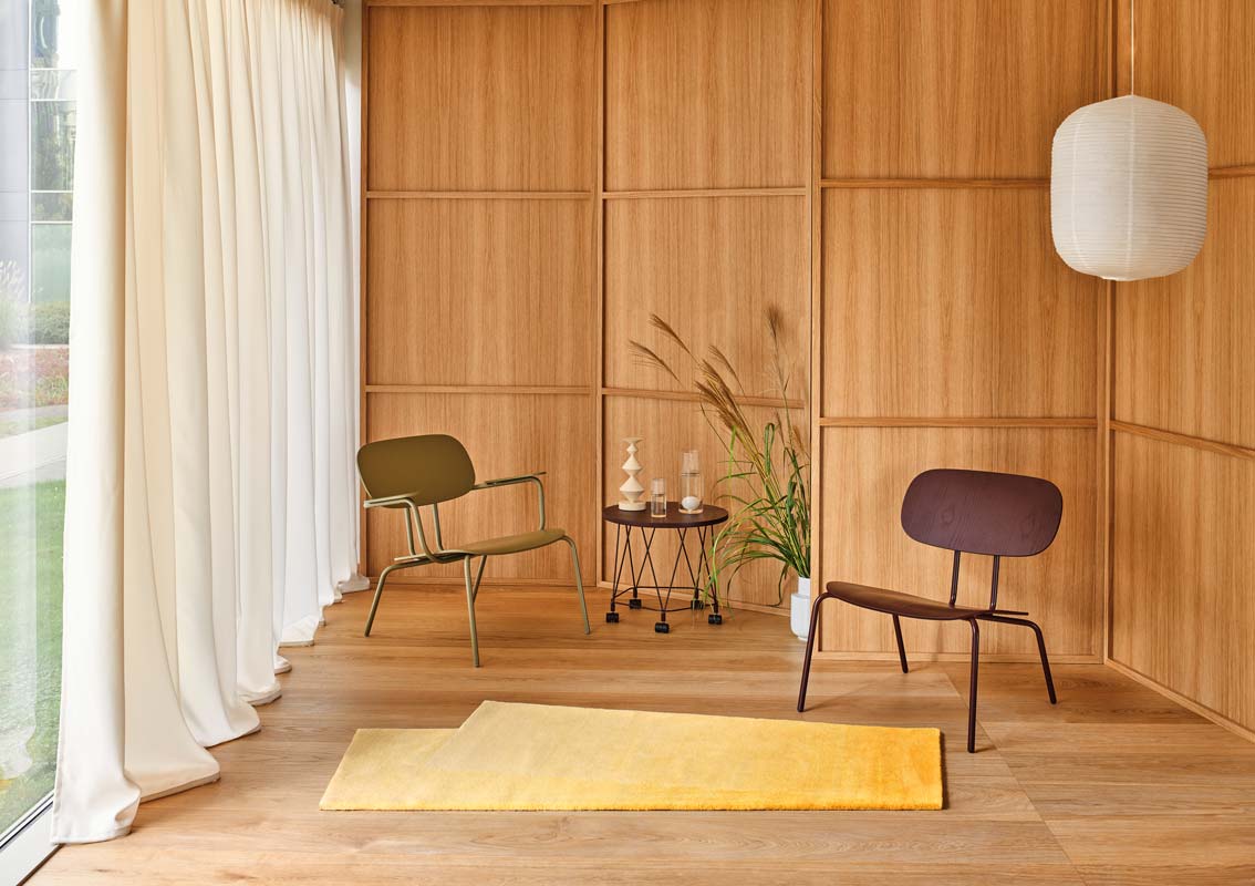Eleganter Sessel New School Lounge N4NL01 aus hochwertigem Sperrholz, ideal für stilvolle Wohnräume und entspannende Rückzugsorte.