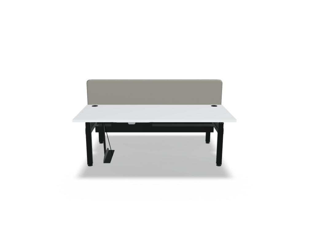 Doppelschreibtisch Ogi Drive Bench von Mdd in Honigeiche mit schwarzem Metallgestell und zweimotorigem Hubmechanismus.