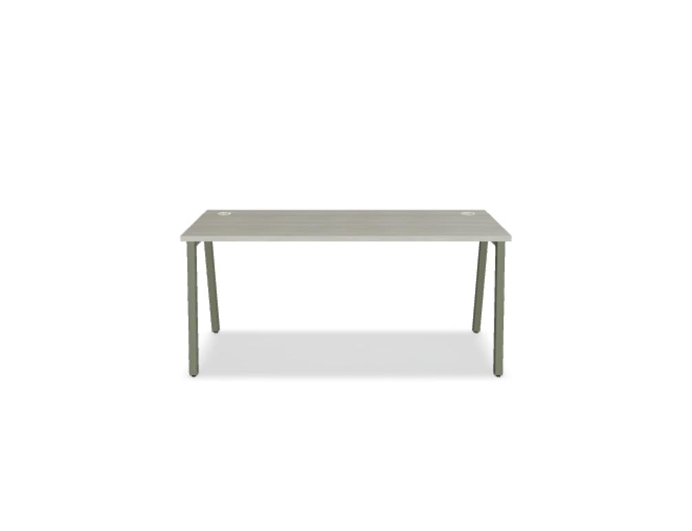 Ogi M BOM26 Schreibtisch aus der Mdd-Kollektion, kompakt, modernes Design, helle Holzoptik, klare Linien, ideal für Home-Office, Nähe Desk und Stauraum