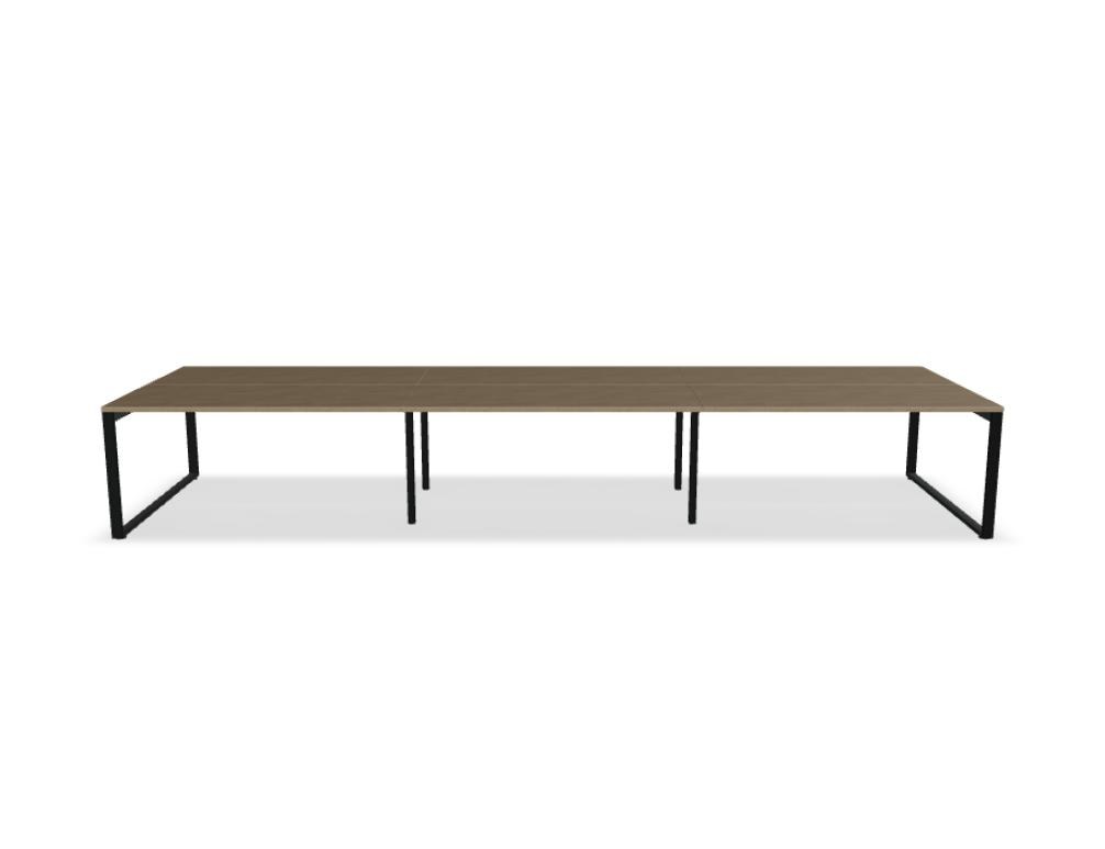 Doppelschreibtisch Ogi Q Bench mit Tischplatte in Honigeiche und schwarzem, pulverbeschichtetem Metallgestell, Ansicht von vorne.