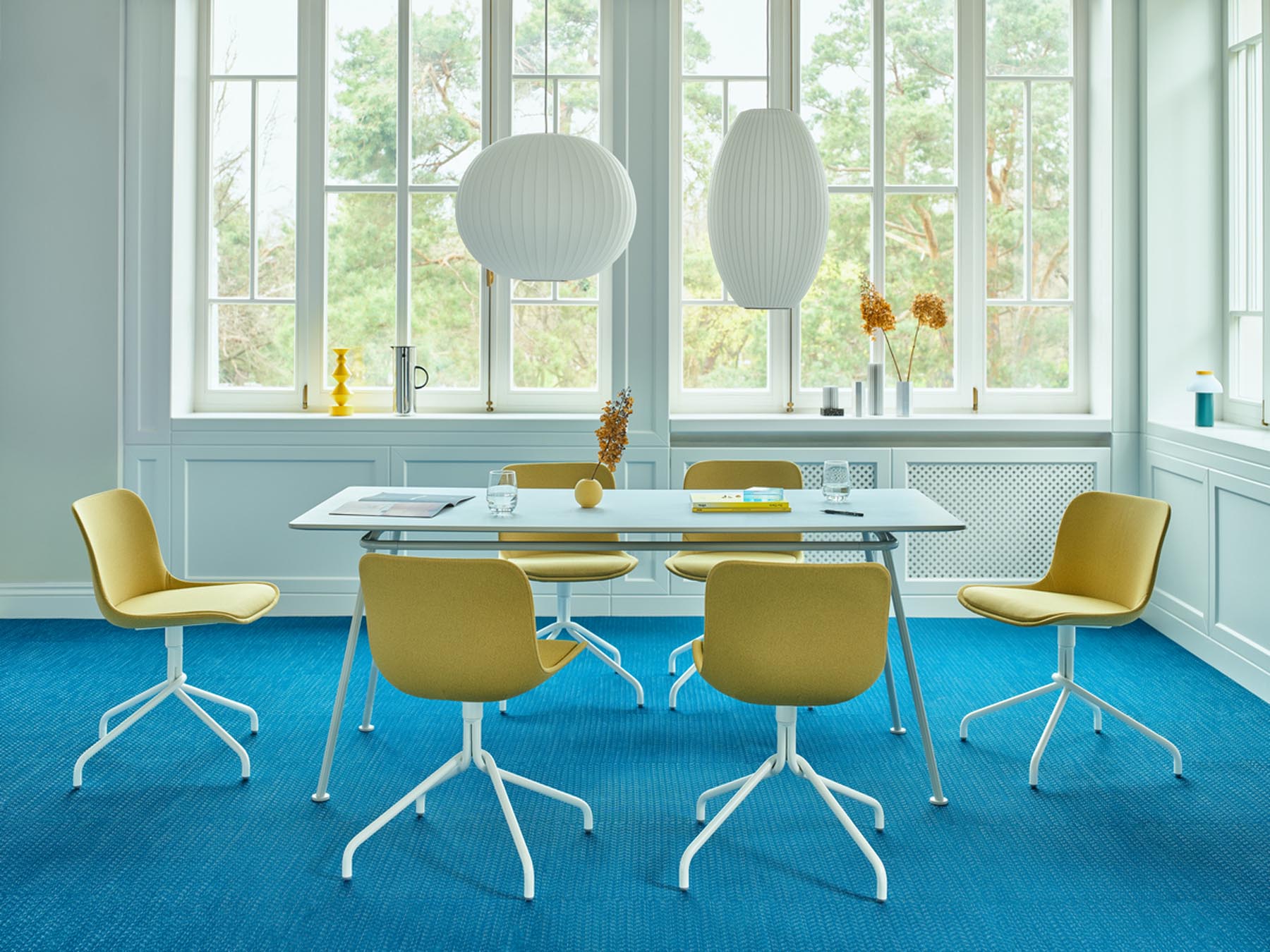 Stylischer Drehstuhl Baltic 2 Classic BLK4P13K mit komfortabler Polsterung und schickem, zeitgemäßem Look für jedes moderne Büro.