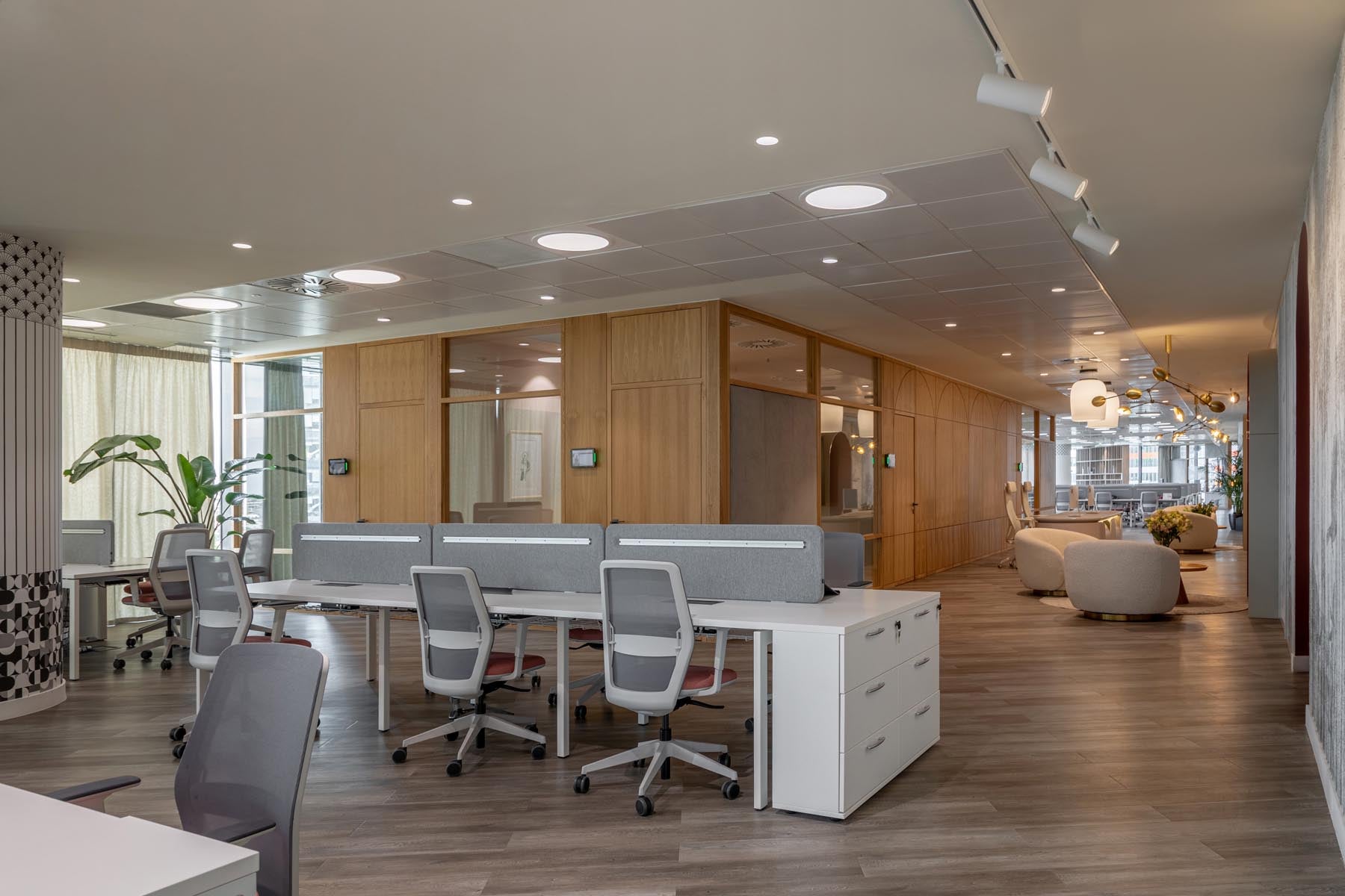 Moderner Doppelschreibtisch Ogi U Bench BOUL41 von Mdd, ideal für stilvolle Büros, vereint Funktionalität und ästhetisches Design.