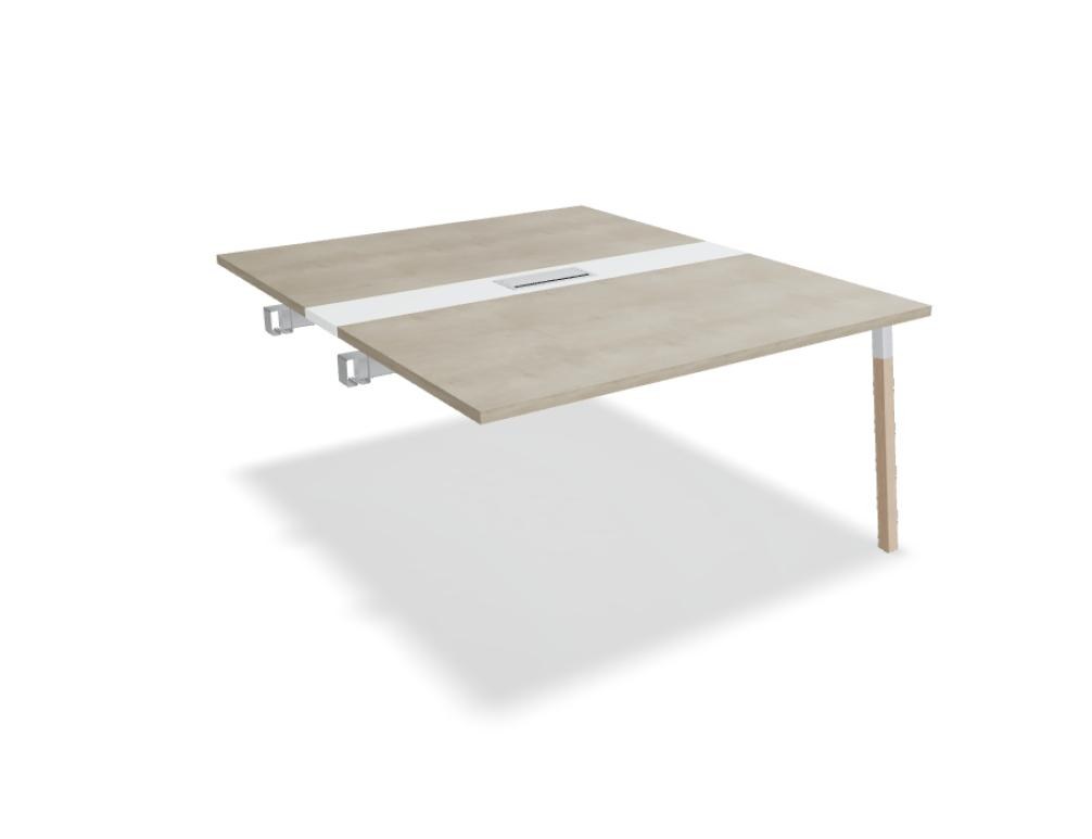 Konferenztisch Ogi W von Mdd mit Tischplatte in Honigeiche, Holzbeinen in Naturesche und schwarzem Metallgestell im Büro.