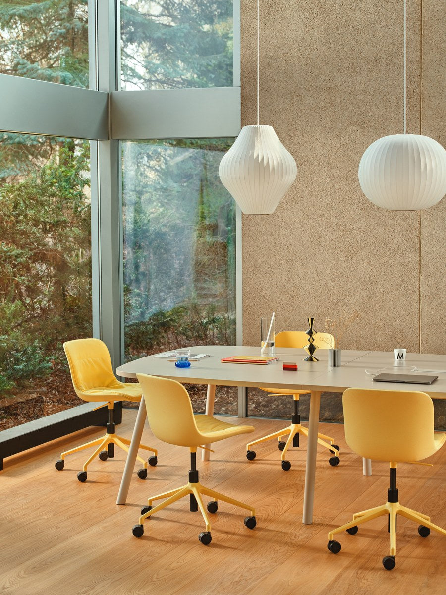 Bürostuhl Baltic 2 Soft Duo von Mdd mit anthrazitfarbenem gepolstertem Sitz, gefälteltem Kissen und höhenverstellbarem Aluminium-Fussgestell.
