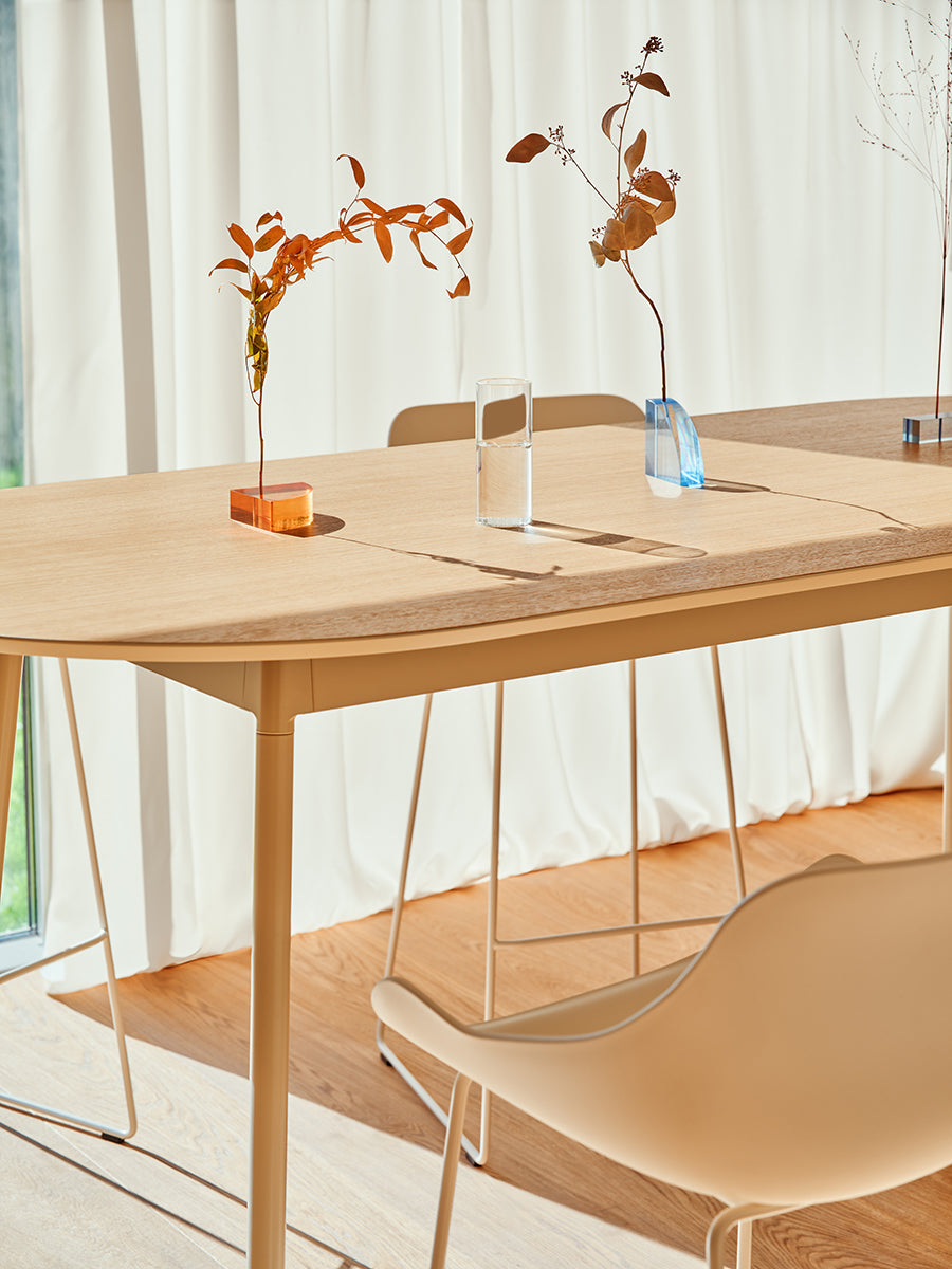 Moderner Barhocker Baltic Basic BL1P4H von Mdd, perfekt für den Außenbereich, bietet Komfort und Stil für jede Gartenveranstaltung.