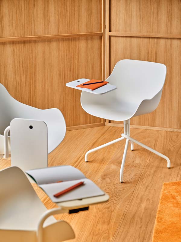 Eleganter Drehstuhl Baltic Basic BL1P19K von Mdd, perfekt für stilvolle Büros, bietet Komfort und Flexibilität für produktives Arbeiten.