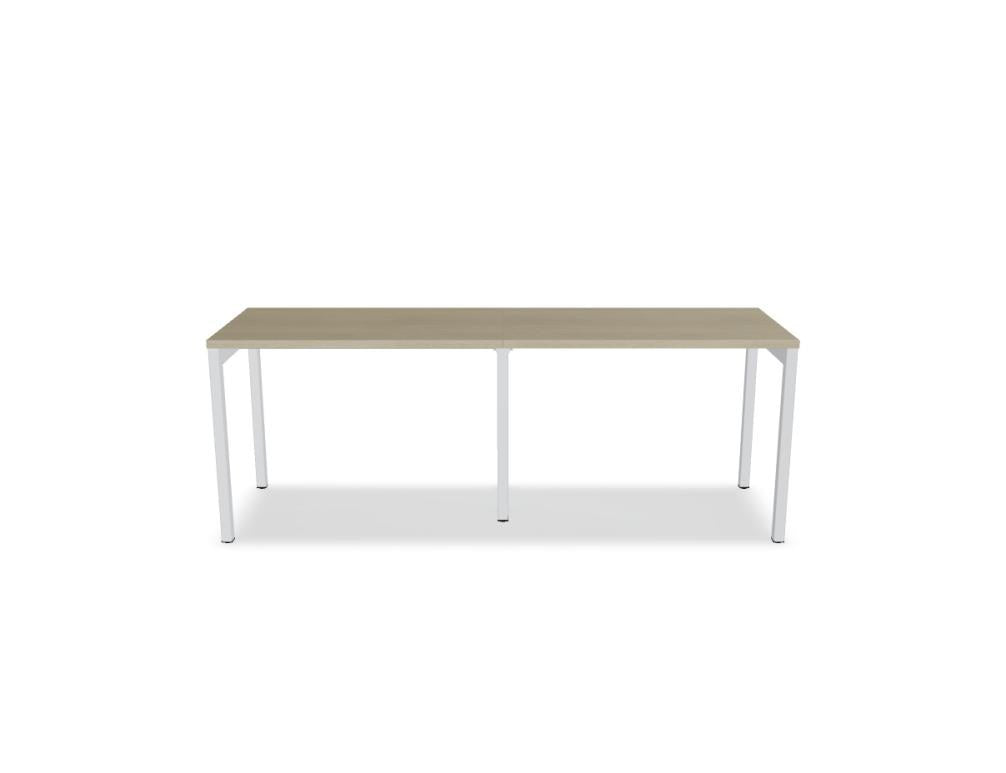 Schreibtisch Ogi Y von Mdd mit Tischplatte in Honigeiche und schwarzem Metallgestell, Profil 40x40 mm, für Büroarbeitsplätze.