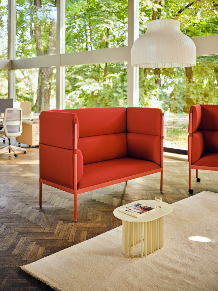 Eleganter Beistelltisch Roll RLS01 von Mdd, mit stilvollem runden Profil, ideal für moderne Wohnräume und vielseitige Nutzung.