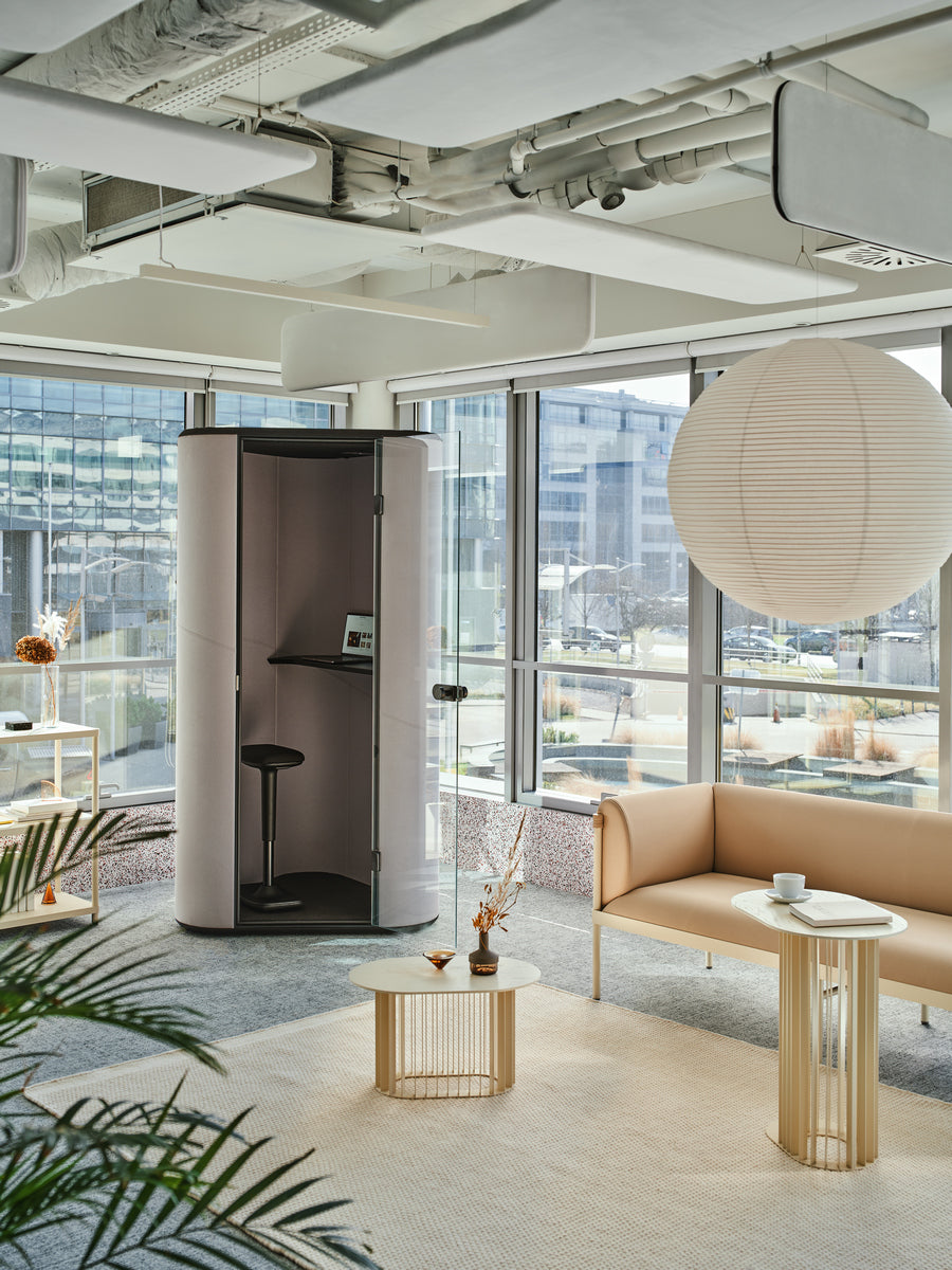Eleganter Beistelltisch Roll RLS01 von Mdd, ideal für stilvolle Akzente und funktionale Nutzung in modernen Wohnräumen.
