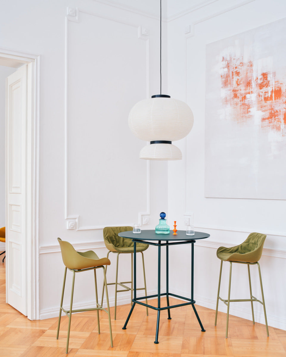 Stylischer Baltic Soft Duo BL5P4H Barhocker von Mdd, ideal für moderne Bars, mit weicher Polsterung und ansprechendem Ambiente.