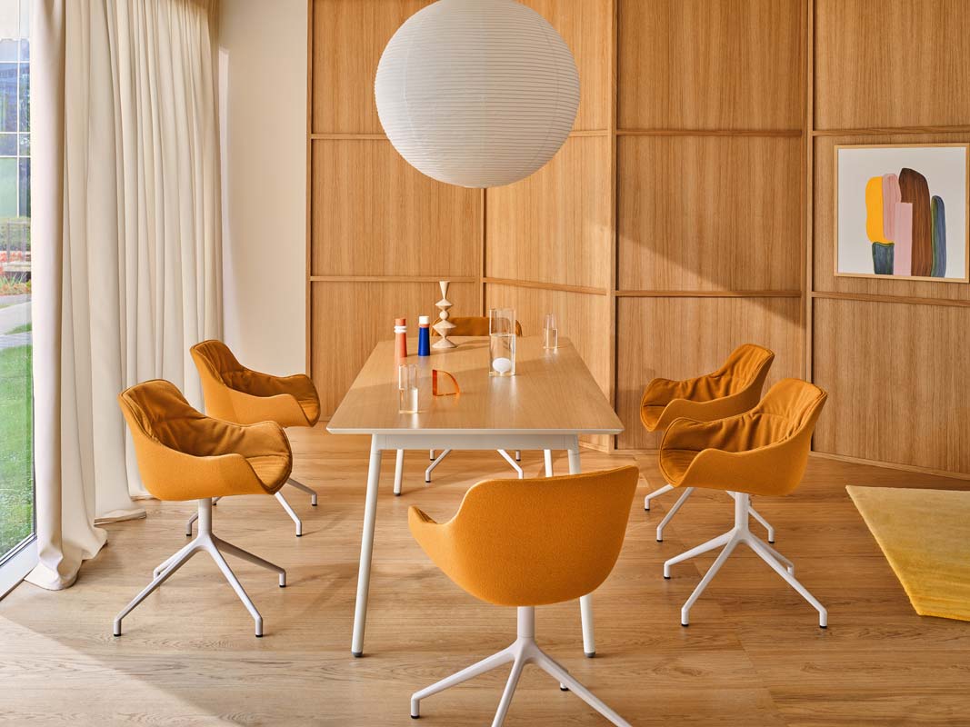Eleganter Drehstuhl Baltic Soft Duo BL5P13K mit moderner Ästhetik und komfortabler Polsterung, ideal für Büros und kreative Arbeitsplätze.
