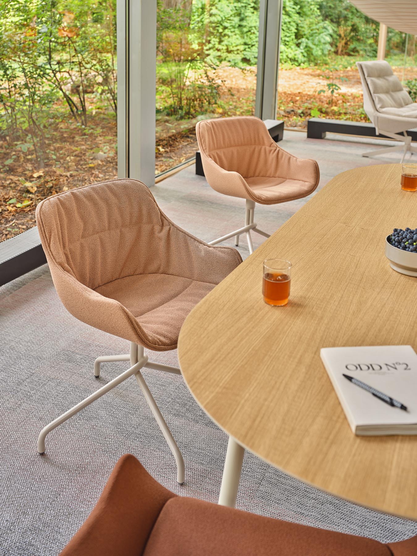 Eleganter Drehstuhl Baltic Soft Duo BL5P13K mit ergonomischer Form und hochwertiger Polsterung, ideal für Büro und Homeoffice.