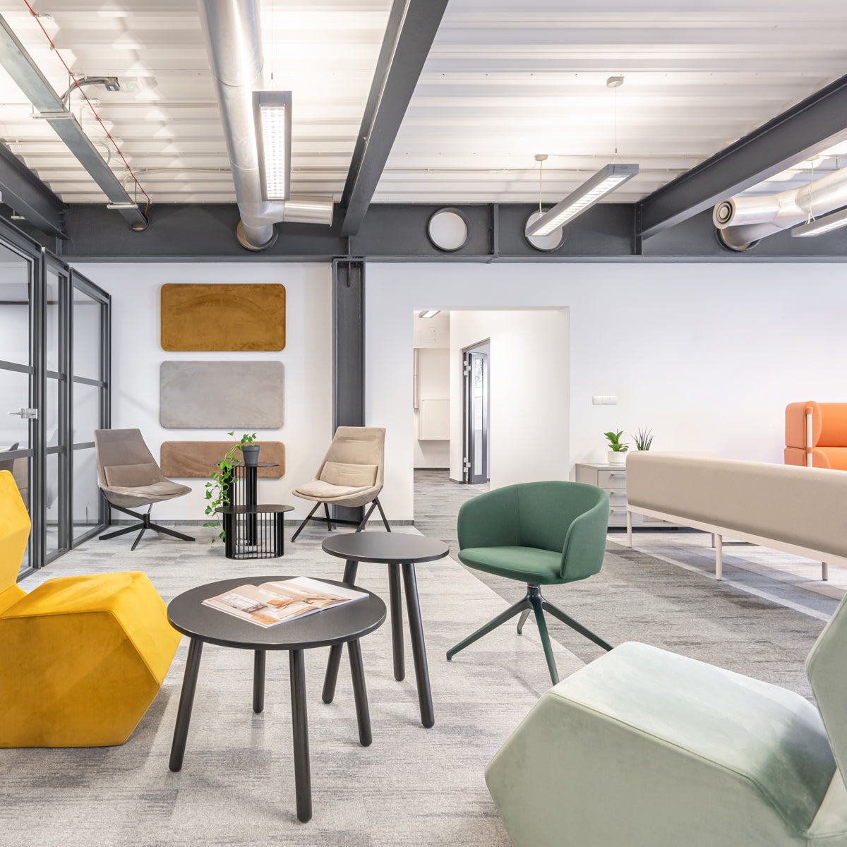 Modernes Akustik-Wandpaneel Sonic ZAK612 in Holzdesign, perfekt für schallabsorbierende Raumgestaltung und ästhetische Akzente.