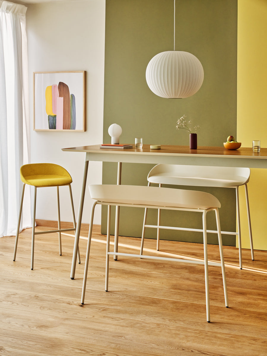 Stylischer Outdoor-Barhocker TE01HF von MDD, gepolstert für optimalen Komfort, ideal für entspannte Stunden im Freien.