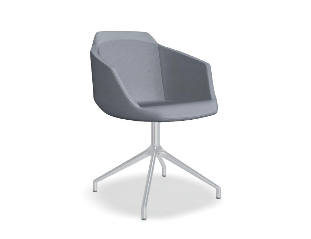 Drehstuhl Ultra mit poliertem Aluminium-Gestell, 4-Sternfuss und dunkelblauem gepolstertem Sitz sowie Rückenkissen, freigestellt fotografiert.