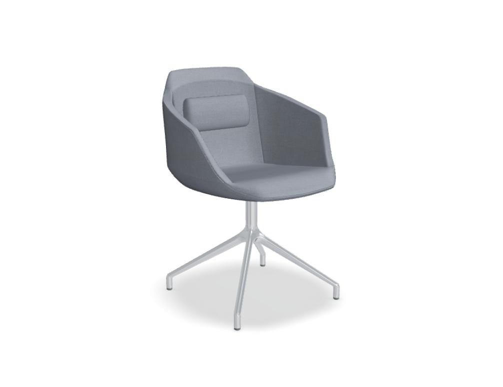 Drehstuhl Ultra mit poliertem Aluminium-Gestell, 4-Sternfuss und dunkelblauem gepolstertem Sitz sowie Rückenkissen, freigestellt fotografiert.