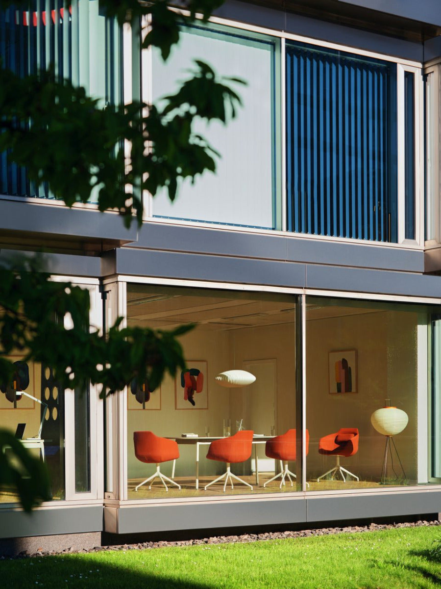 Eleganter Drehstuhl Ultra UFP19K von MDD, ideal für Büro und Homeoffice, mit ergonomischer Form und hochwertiger Verarbeitung.