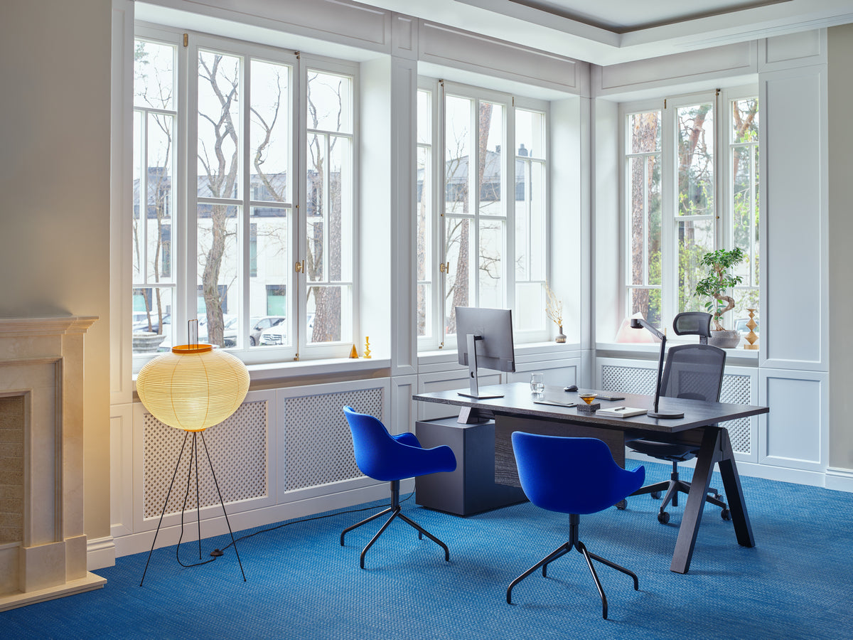 Moderner Viga V05P Chefschreibtisch von Mdd, perfekt für stilvolle Büros, kombiniert Funktionalität mit ansprechendem Design und robusten Materialien.