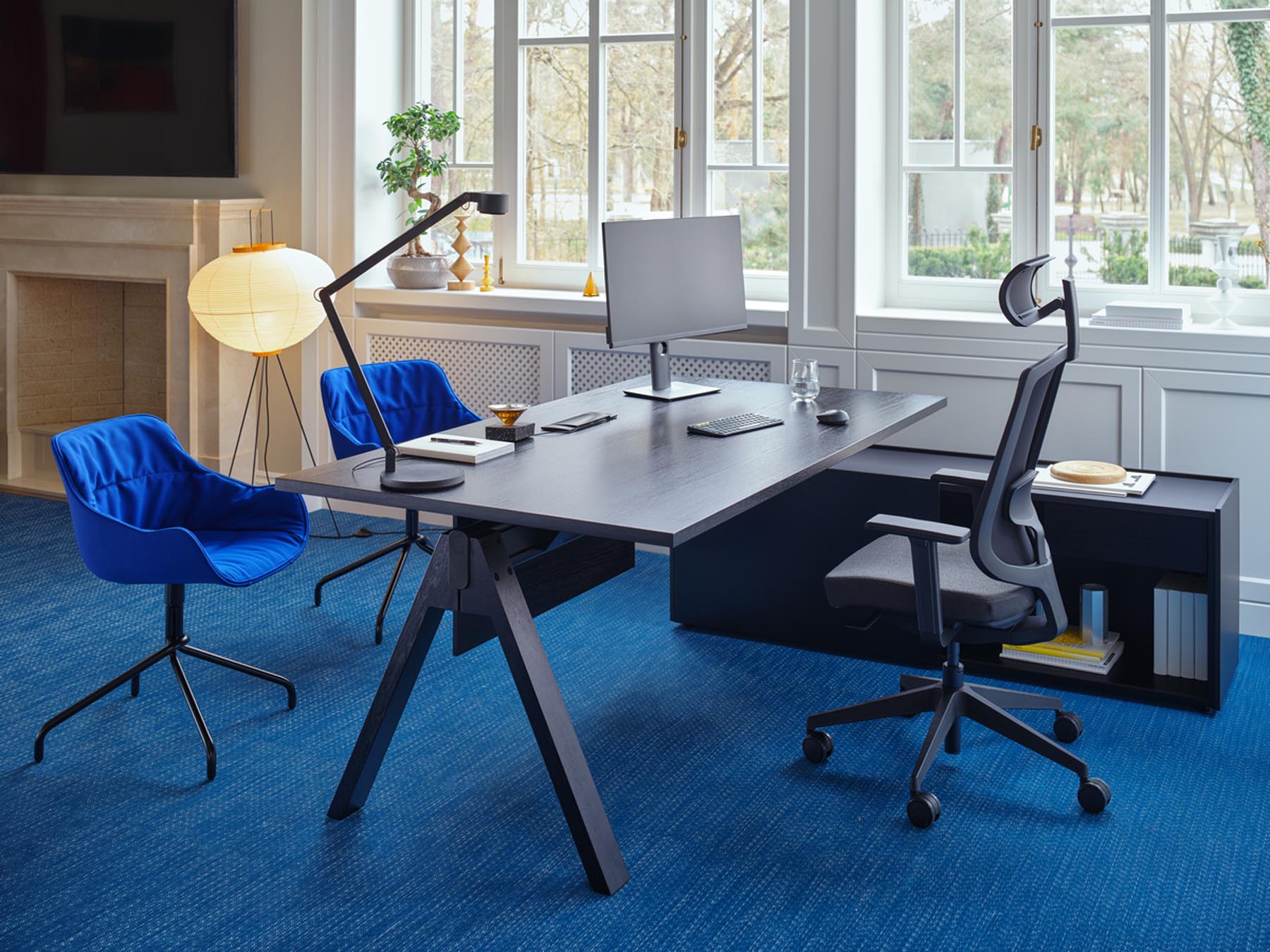 Moderner Viga V05P Chefschreibtisch von Mdd, perfekt für Büros, bietet stilvolles Design und optimale Arbeitsfläche für Führungskräfte.