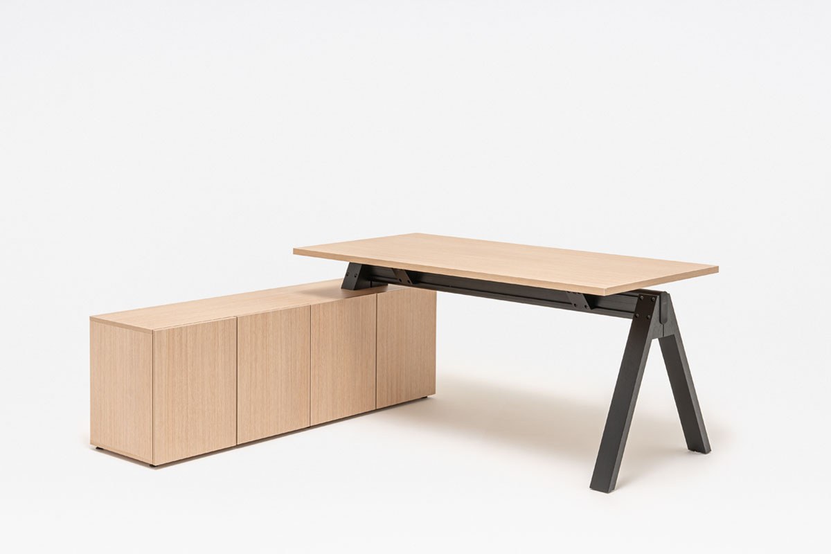 Viga V183L - Schreibtisch mit Managerschrank in FENIX Schwarz Matt präsentiert im Onlineshop von KAQTU Design AG. Schreibtisch ist von Mdd