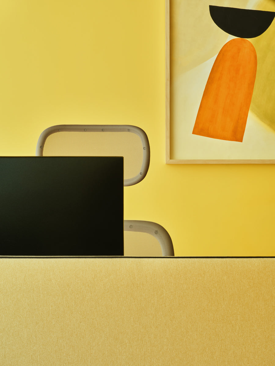 Moderner Bürostuhl Astro ASR01 von Mdd, kombiniert stilvolles Design mit ergonomischem Komfort für produktives Arbeiten.