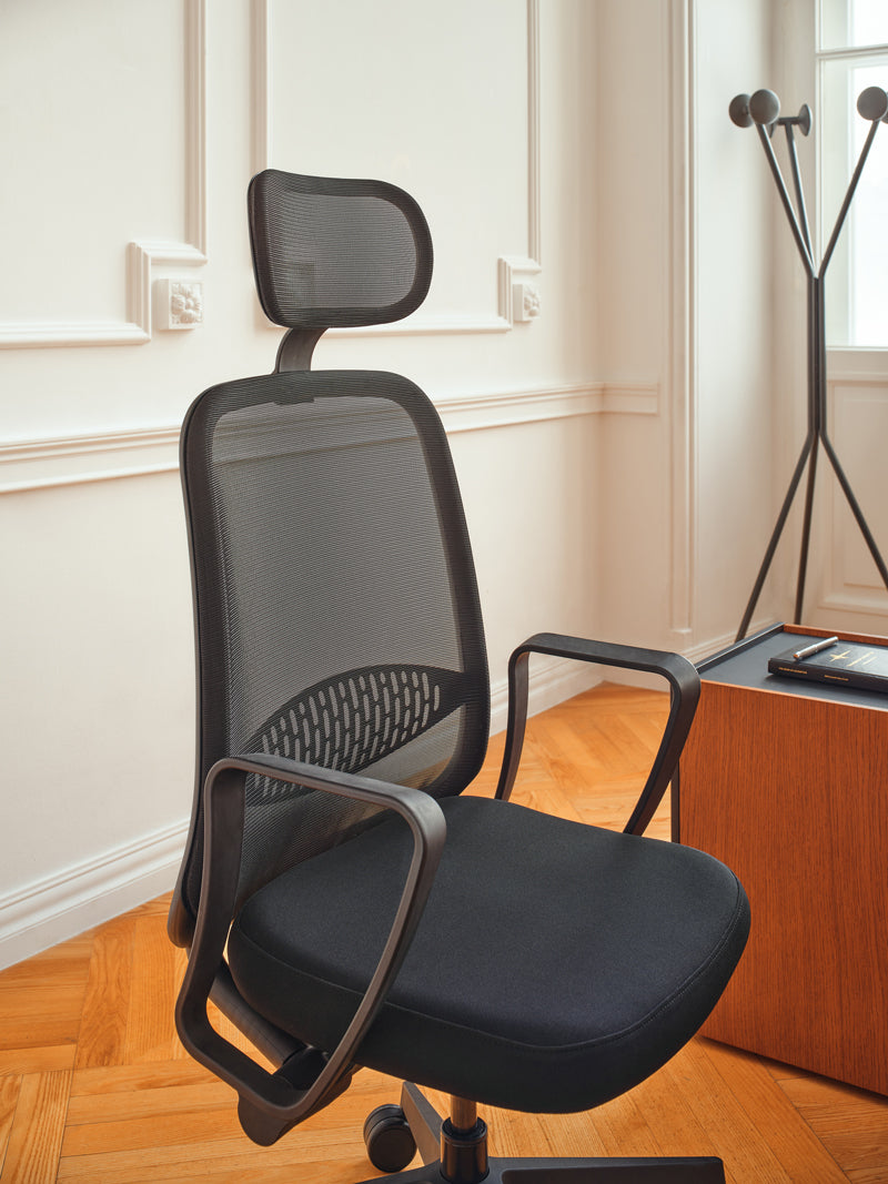 Eleganter Astro ASR01 Bürostuhl von Mdd, der Komfort und Stil vereint, ideal für ein modernes Büroambiente.