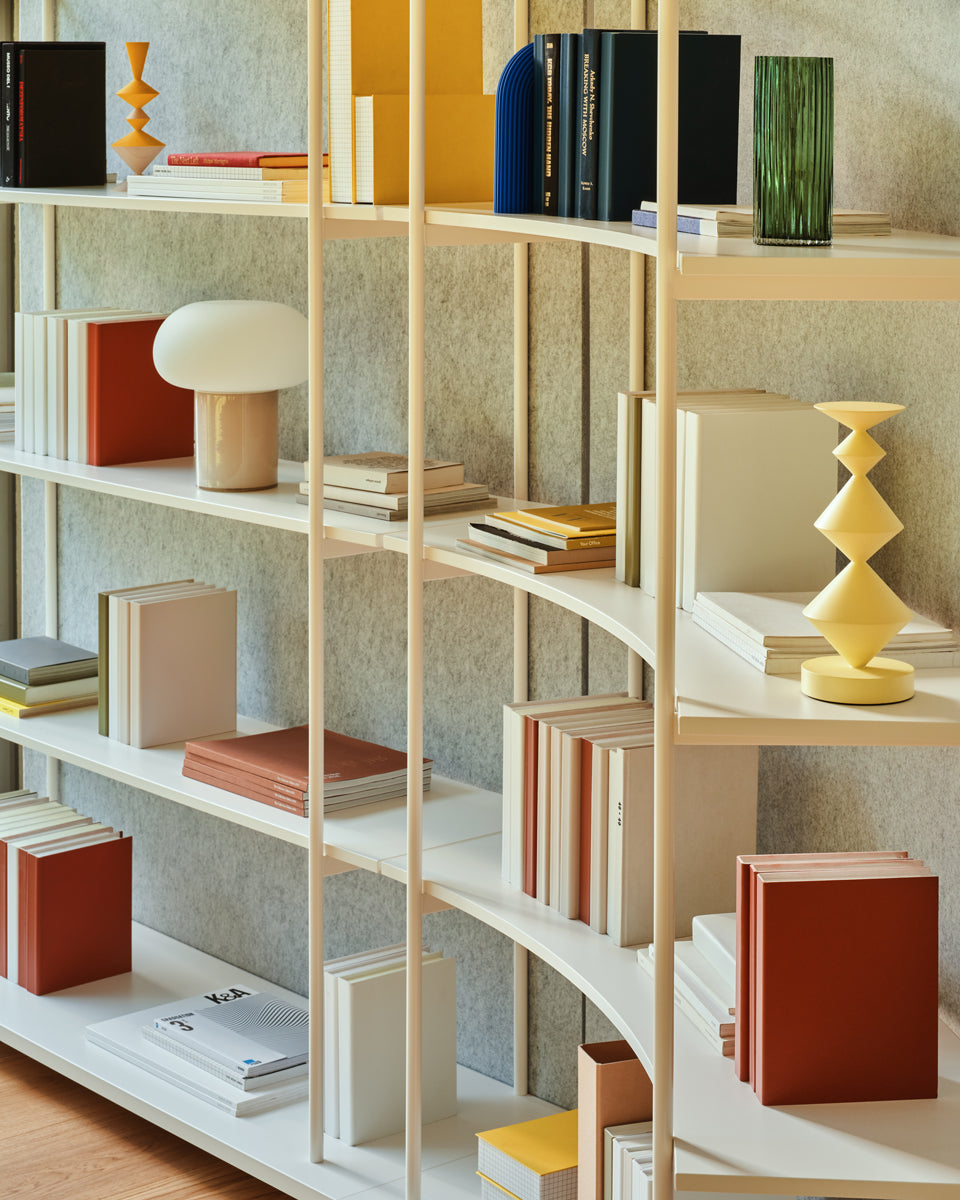 Modernes Tanca TC01 Standregal von Mdd, ideal für stilvolle Raumgestaltung und praktische Aufbewahrung von Dekoration und Literatur.