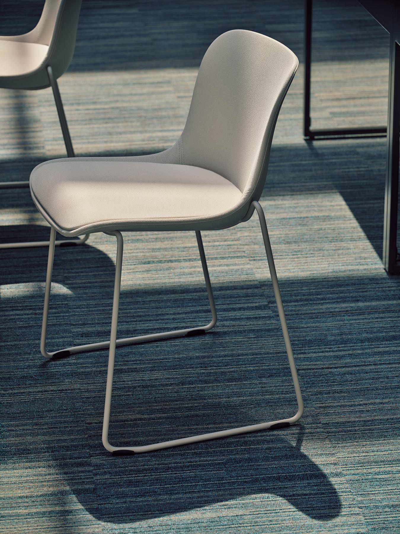 Moderner Baltic 2 Classic Stuhl mit schwarzem Kufen-Gestell, perfekt für zeitgemäße Innenräume und komfortables Sitzen.