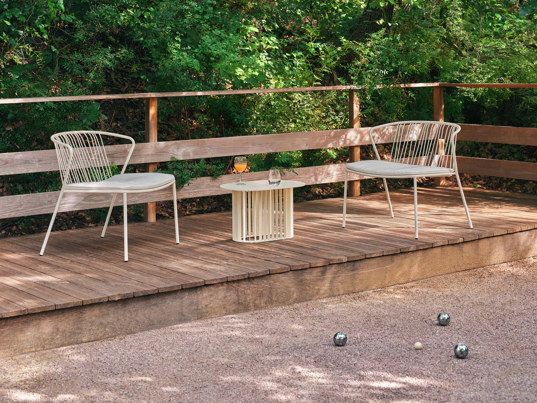 Moderner Bris BRS07 Outdoor-Sessel von Mdd, perfekt für Garten und Terrasse, vereint Komfort und ansprechendes Design.