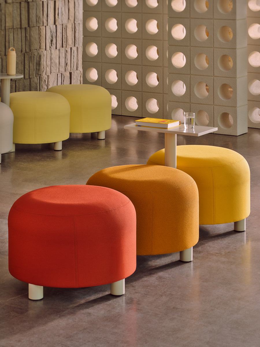 Modulares Pouf-System Dots DTSU11 von MDD in modernem Grau, perfekt für flexible Sitzmöglichkeiten und ansprechende Raumkonzepte.