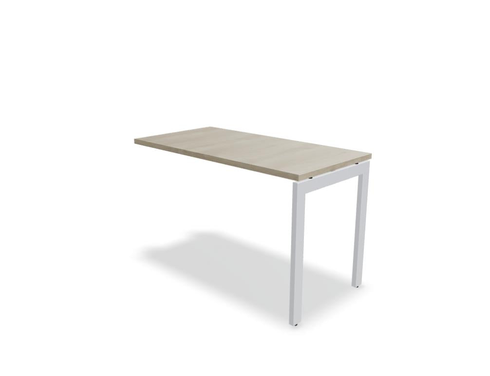 Ansatztisch für Schreibtische von Mdd mit Melamin-Tischplatte in Akazie und pulverbeschichtetem Metallgestell in Aluminium Halbmatt.