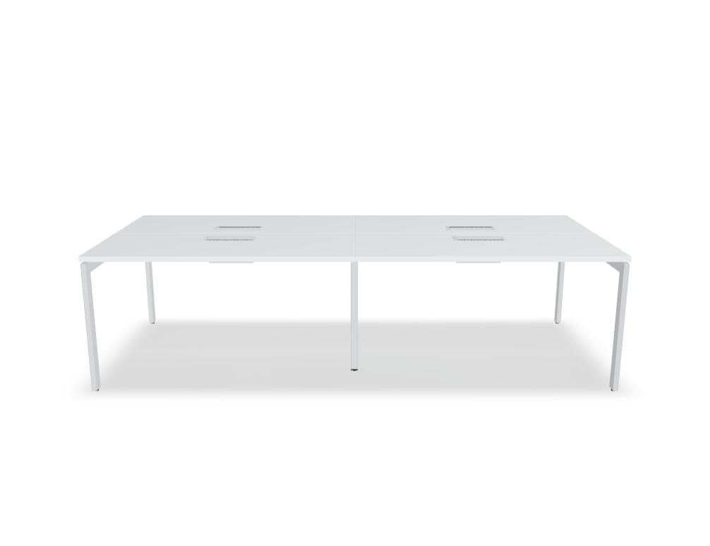 Doppelschreibtisch Ogi U Bench von Mdd mit Melaminplatte in Honigeiche und schwarzem Metallgestell, für zwei Arbeitsplätze.