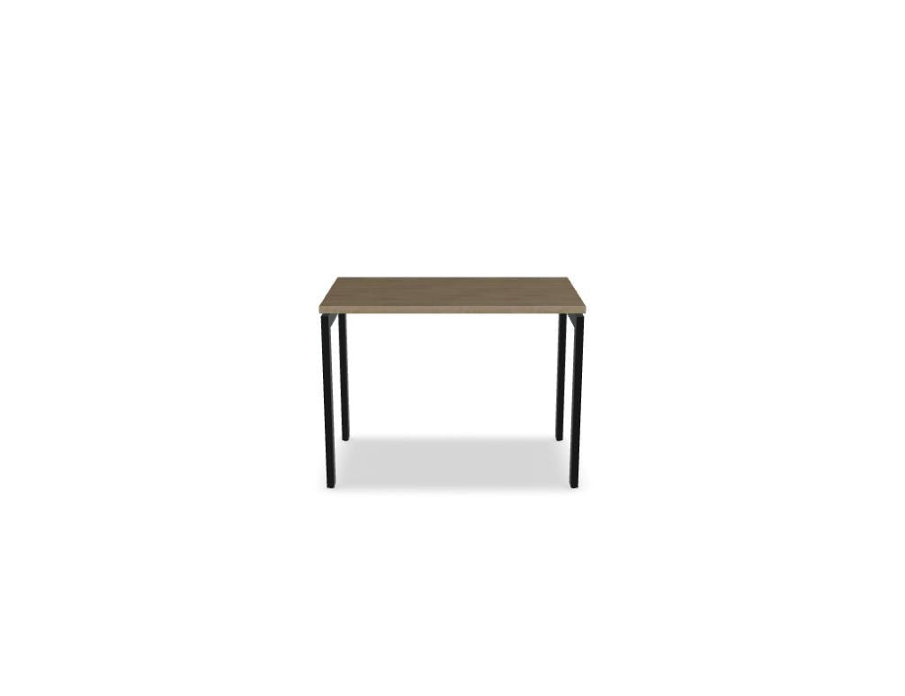 Schreibtisch Ogi U von Mdd mit Tischplatte in Honigeiche und pulverbeschichtetem, schwarzem Metallgestell im minimalistischen Design.