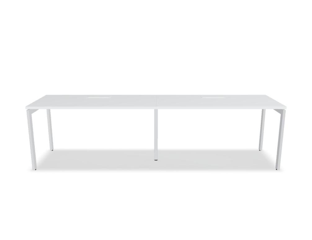 Schreibtisch Ogi U von Mdd mit Tischplatte in Honigeiche und pulverbeschichtetem, schwarzem Metallgestell im minimalistischen Design.