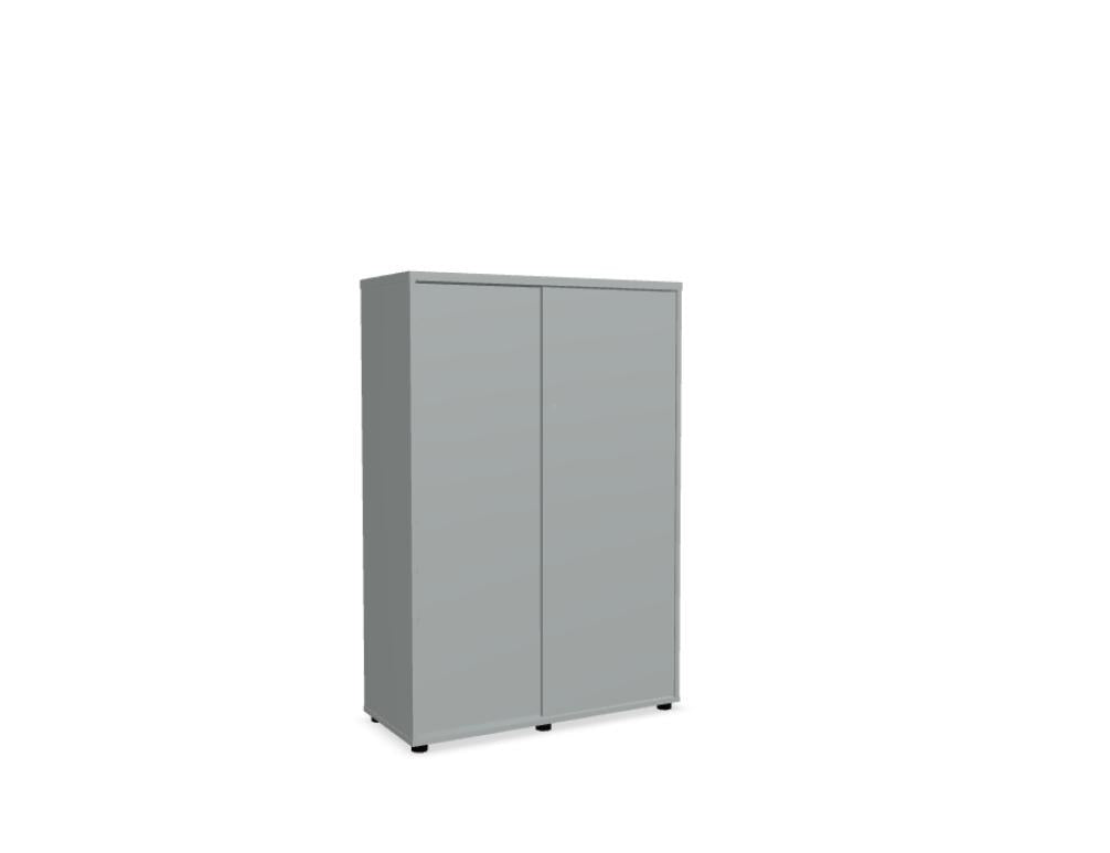Schiebetürenschrank mit Front in Eiche Natur, Korpus und Bodenplatte in Weiss Pastell, aus Melaminplatten mit ABS-Umleimer gefertigt.