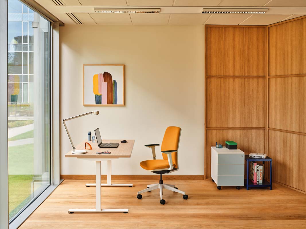 Stylischer Rollcontainer Color SLD12HT von Mdd in zeitlosem Weiß, ideal für Büro und Homeoffice, mit mehreren Schubladen und praktischen Rollen.