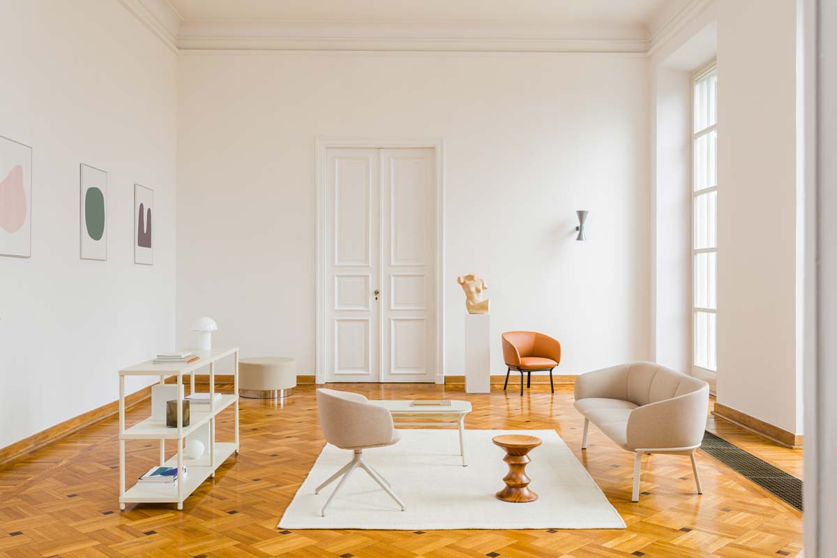 Eleganter Kaffeetisch Grace GR02S aus hellem Holz, vereint minimalistisches Design mit Funktionalität – perfekt für jedes moderne Wohnzimmer.