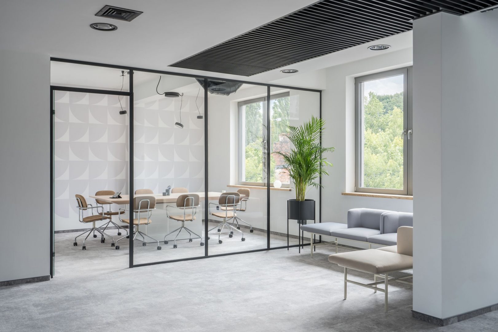 Moderner Chefzimmer-Tisch Gravity GAV7 von Mdd, der durch sein minimalistisches Design und hochwertige Materialien überzeugt und produktives Arbeiten fördert.