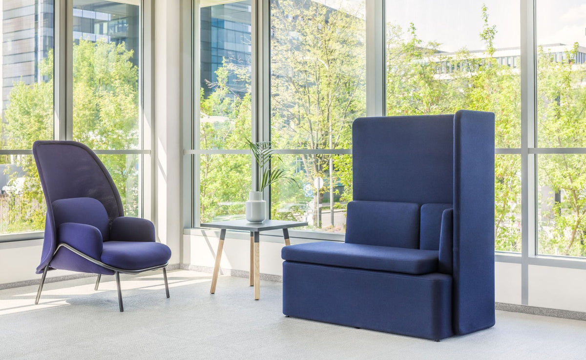 Modulares Sofa Kaiva von Mdd in Dunkelgrau mit hoher gepolsterter Rückenlehne aus Akustikpaneelen und Holzrahmen