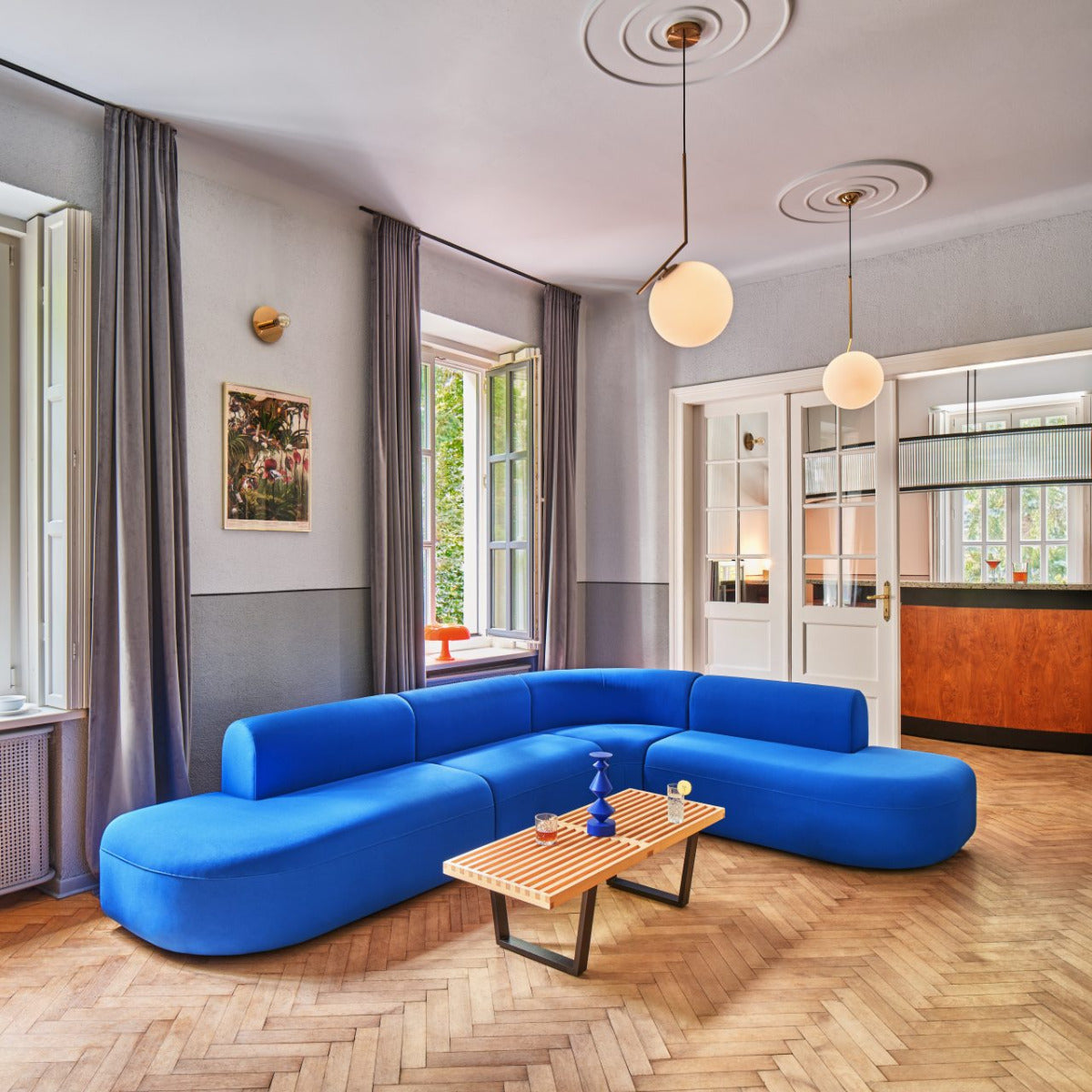 Stilvolles 5er-Sofa Artiko AT15 von Mdd, perfekt für gesellige Abende, bietet hohen Komfort und zeitgemäße Ästhetik.