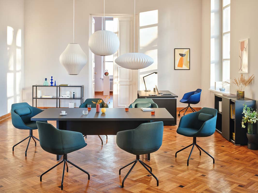 Moderner Chefschreibtisch Mito Fenix MITF1KDL von Mdd, ausgestattet mit stilvollem Design, dunkler Holzoberfläche und praktischem Stauraum.