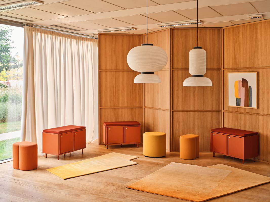 Moderner Mix MX01K Hocker von MDD, perfekt für kreative Wohnkonzepte. Sein einzigartiger Stil und die frischen Farben setzen Akzente in jedem Raum.