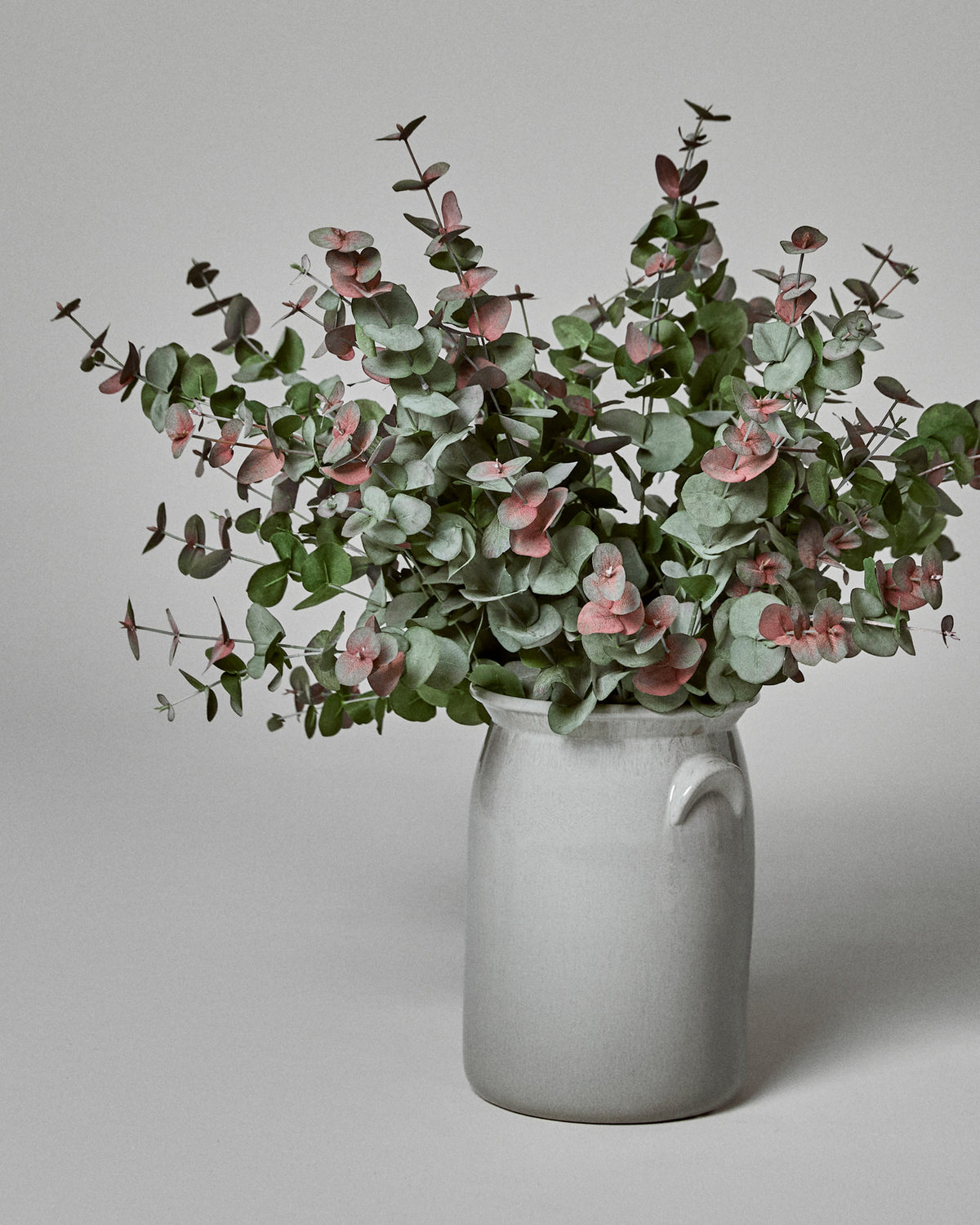 Steingutgefäss, Shellish grey in Shellish grey präsentiert im Onlineshop von KAQTU Design AG. Zahnbürstenhalter ist von Meraki